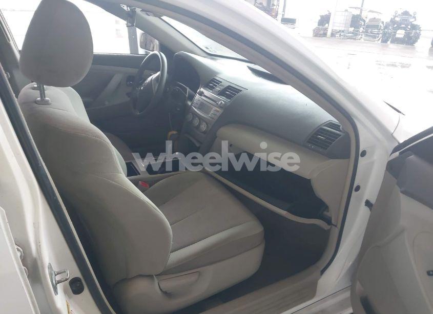 Photo 5 of 2010 Toyota Camry LE (VIN 4T4BF3EKXAR062536)