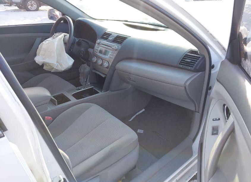 Photo 5 of 2010 Toyota Camry LE (VIN 4T4BF3EKXAR064934)