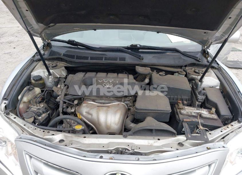 Photo 10 of 2010 Toyota Camry LE (VIN 4T4BF3EKXAR068529)