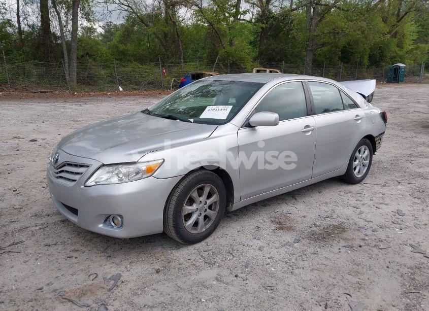 Photo 2 of 2010 Toyota Camry LE (VIN 4T4BF3EKXAR068529)