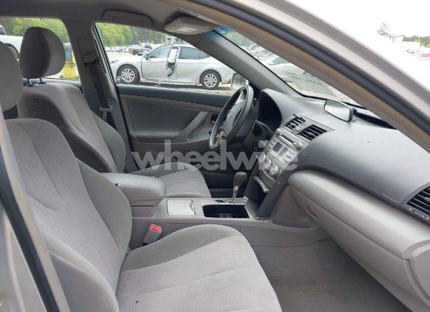 Photo 5 of 2010 Toyota Camry LE (VIN 4T4BF3EKXAR068529)