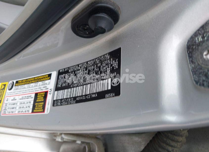 Photo 9 of 2010 Toyota Camry LE (VIN 4T4BF3EKXAR068529)