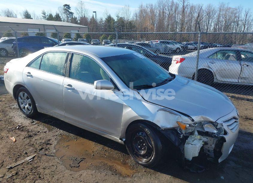 2010 Toyota Camry LE (VIN 4T4BF3EKXAR075013) main photo