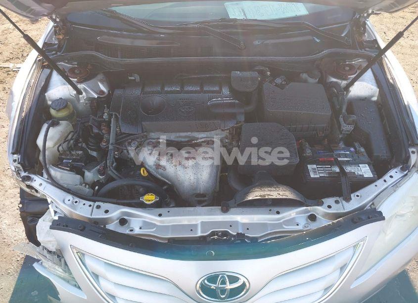 Photo 10 of 2010 Toyota Camry LE (VIN 4T4BF3EKXAR075013)