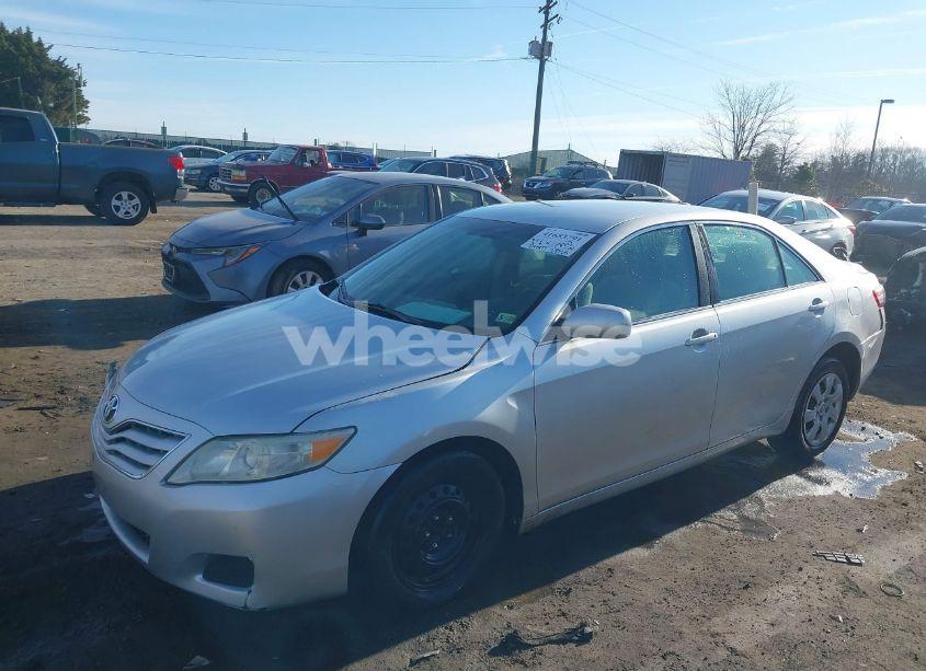 Photo 2 of 2010 Toyota Camry LE (VIN 4T4BF3EKXAR075013)