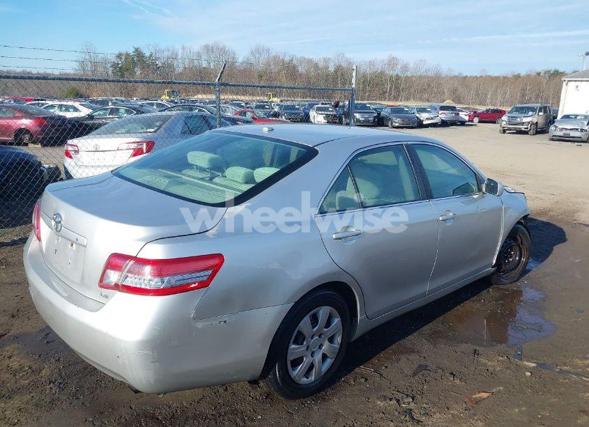 Photo 4 of 2010 Toyota Camry LE (VIN 4T4BF3EKXAR075013)