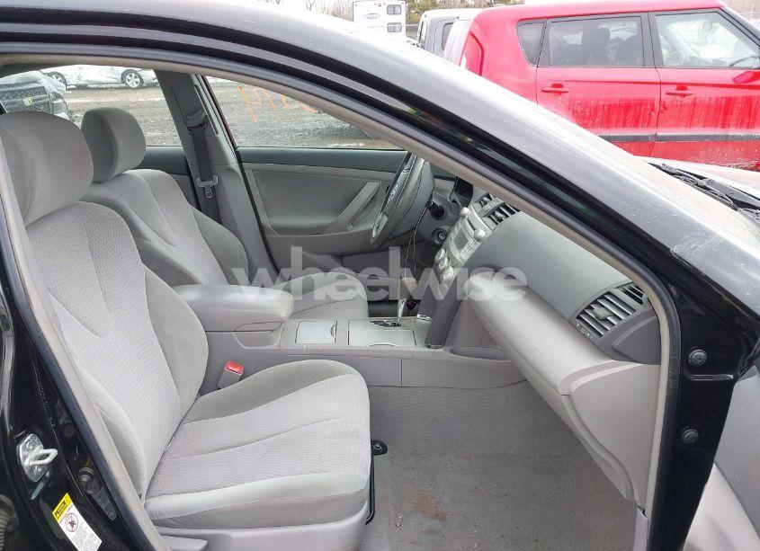 Photo 5 of 2011 Toyota Camry LE (VIN 4T4BF3EKXBR089091)