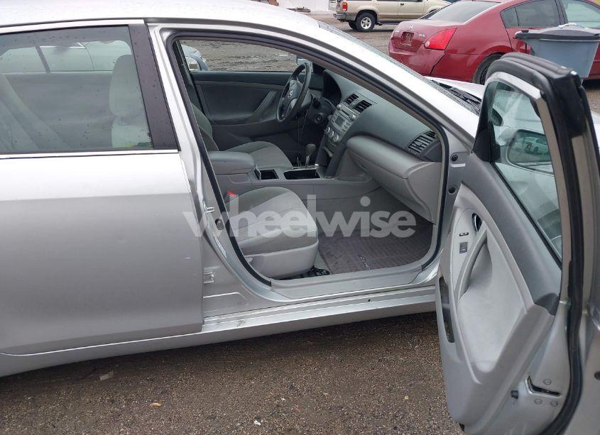 Photo 5 of 2011 Toyota Camry LE/SE/XLE (VIN 4T4BF3EKXBR096381)