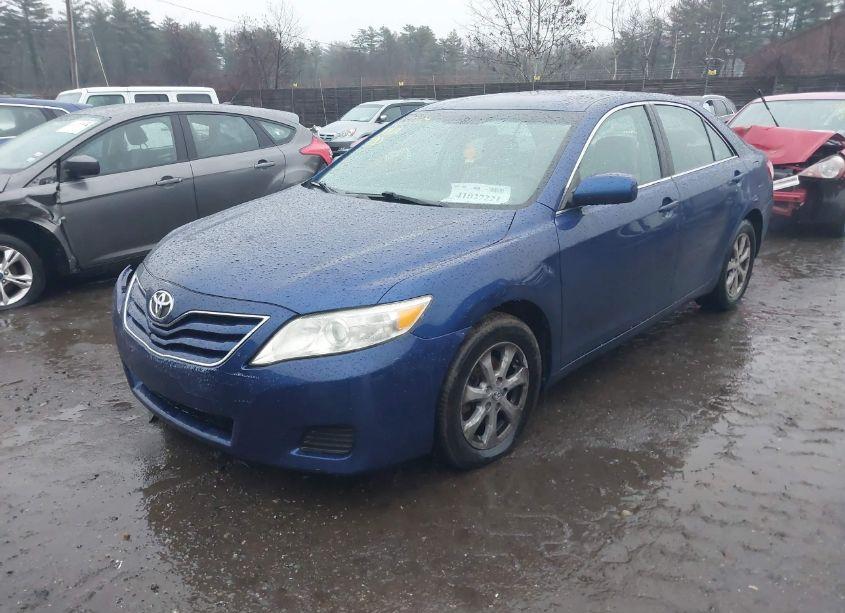 Photo 2 of 2011 Toyota Camry LE (VIN 4T4BF3EKXBR140086)