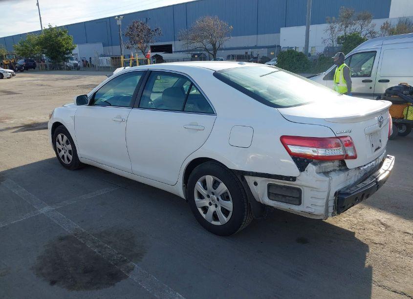 Photo 3 of 2011 Toyota Camry LE (VIN 4T4BF3EKXBR144851)