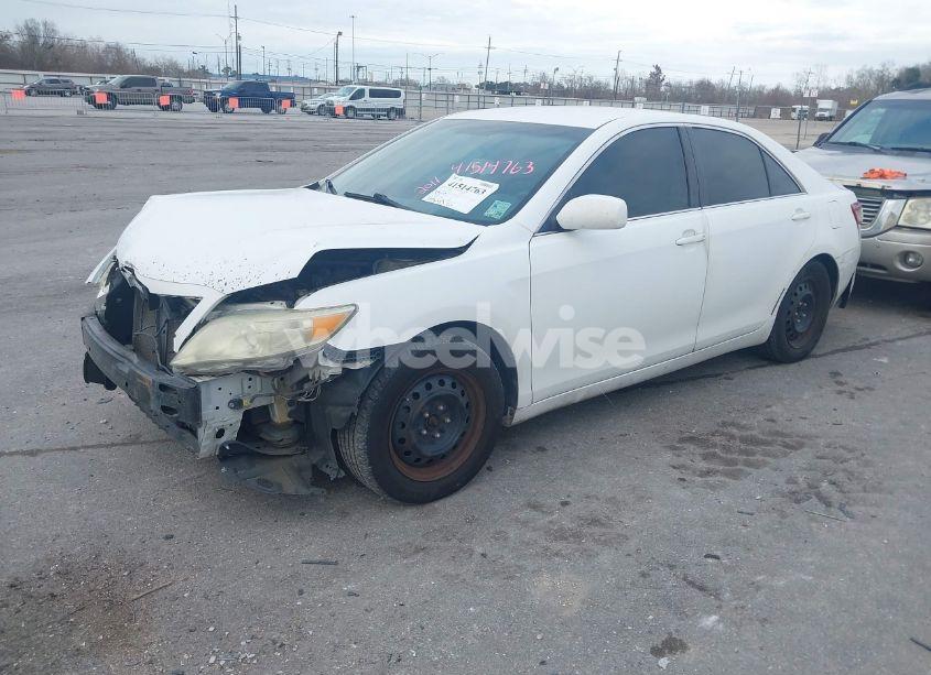 Photo 2 of 2011 Toyota Camry LE (VIN 4T4BF3EKXBR167384)