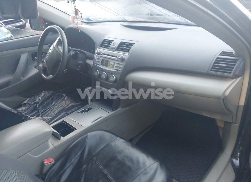 Photo 5 of 2011 Toyota Camry LE (VIN 4T4BF3EKXBR169488)