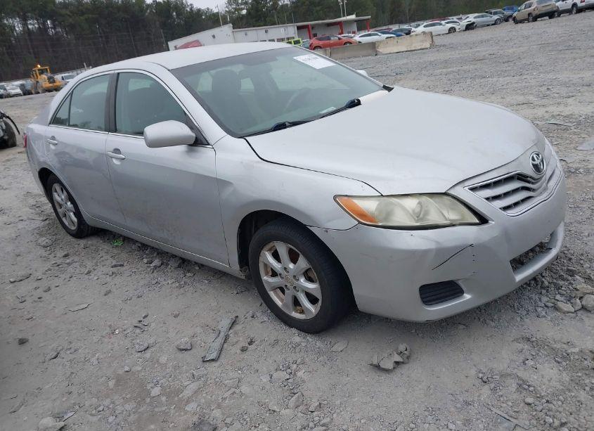 2011 Toyota Camry LE (VIN 4T4BF3EKXBR170995) main photo