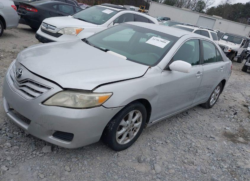 Photo 2 of 2011 Toyota Camry LE (VIN 4T4BF3EKXBR170995)