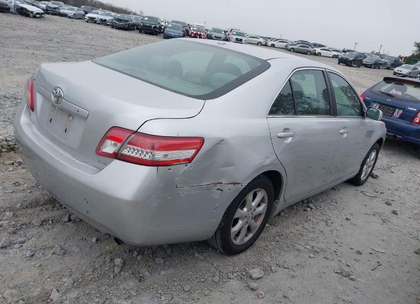 Photo 4 of 2011 Toyota Camry LE (VIN 4T4BF3EKXBR170995)