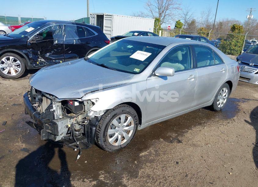 Photo 2 of 2011 Toyota Camry LE (VIN 4T4BF3EKXBR171824)