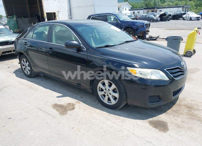 2011 Toyota Camry LE (VIN 4T4BF3EKXBR184198) main photo