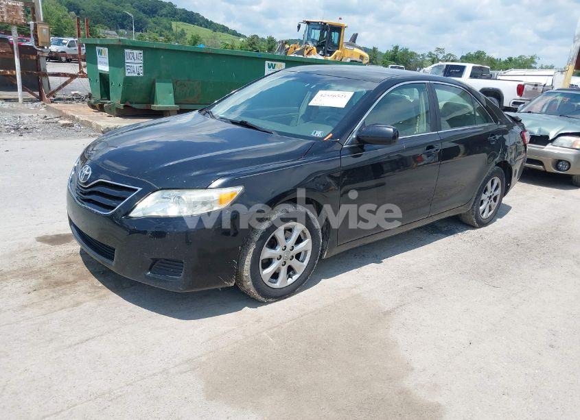 Photo 2 of 2011 Toyota Camry LE (VIN 4T4BF3EKXBR184198)