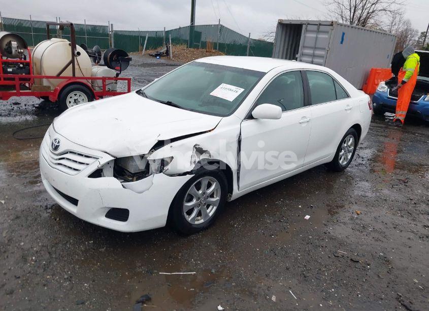 Photo 2 of 2011 Toyota Camry LE (VIN 4T4BF3EKXBR187912)