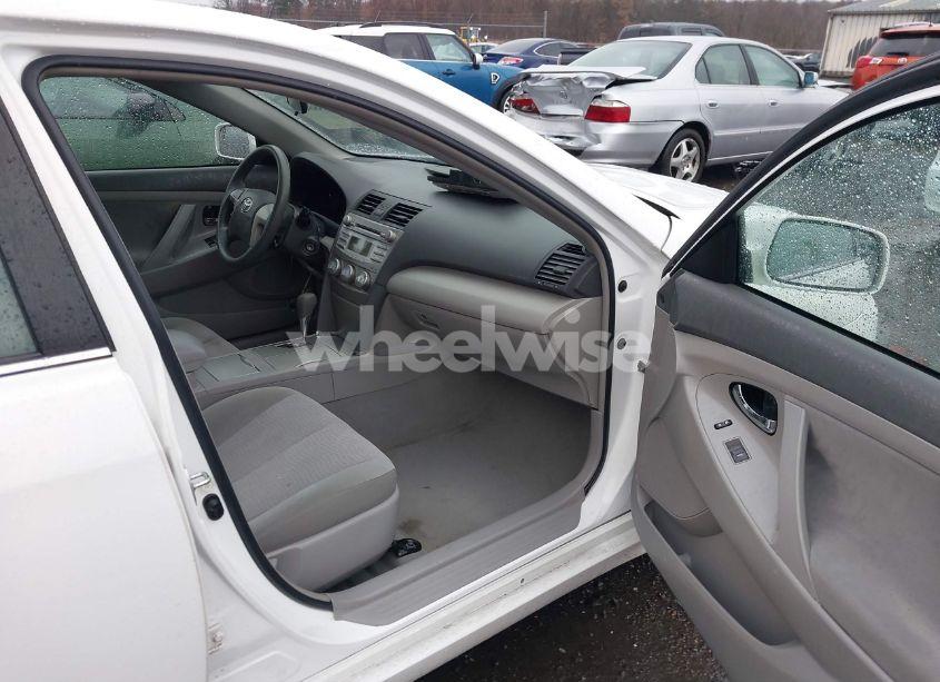 Photo 5 of 2011 Toyota Camry LE (VIN 4T4BF3EKXBR187912)