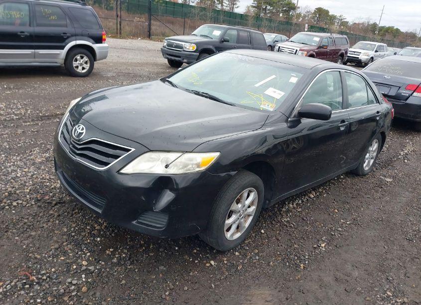 Photo 2 of 2011 Toyota Camry LE (VIN 4T4BF3EKXBR191586)