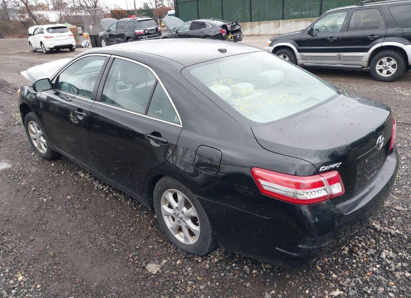 Photo 3 of 2011 Toyota Camry LE (VIN 4T4BF3EKXBR191586)