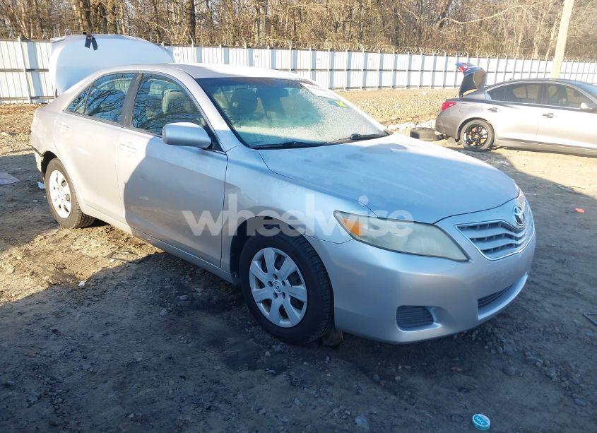 2011 Toyota Camry LE (VIN 4T4BF3EKXBR200707) main photo