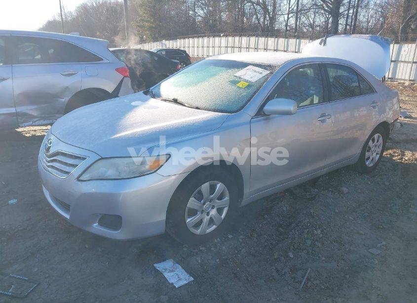 Photo 2 of 2011 Toyota Camry LE (VIN 4T4BF3EKXBR200707)