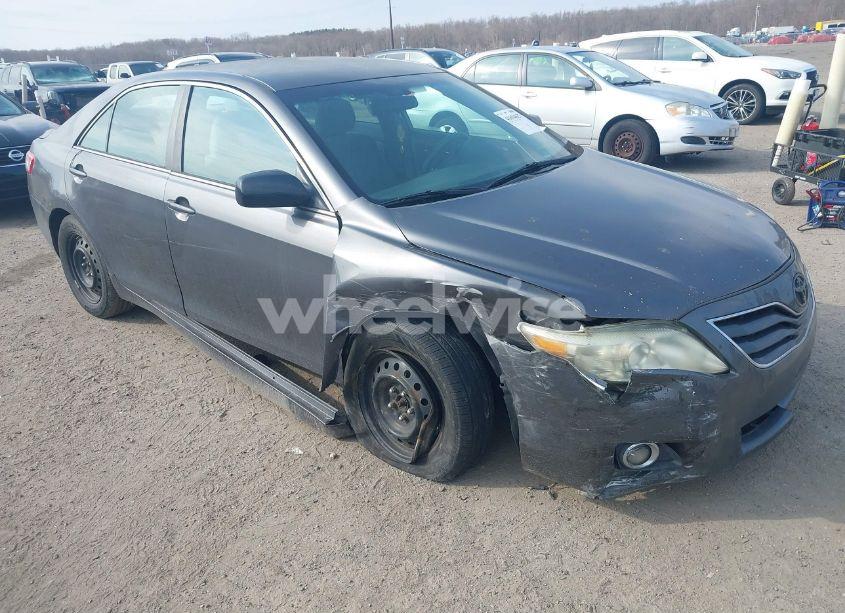 2011 Toyota Camry LE (VIN 4T4BF3EKXBR206491) main photo