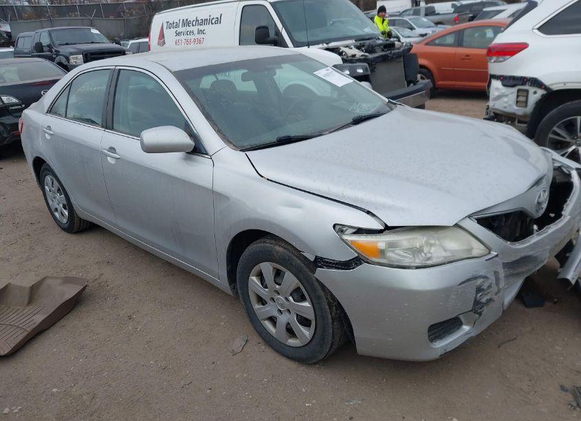 2011 Toyota Camry LE (VIN 4T4BF3EKXBR209634) main photo