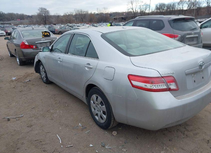 Photo 3 of 2011 Toyota Camry LE (VIN 4T4BF3EKXBR209634)