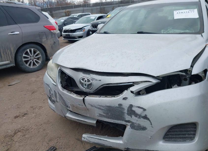 Photo 6 of 2011 Toyota Camry LE (VIN 4T4BF3EKXBR209634)