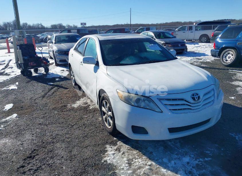 2011 Toyota Camry LE (VIN 4T4BF3EKXBR212680) main photo