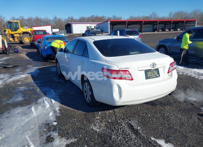 Photo 3 of 2011 Toyota Camry LE (VIN 4T4BF3EKXBR212680)