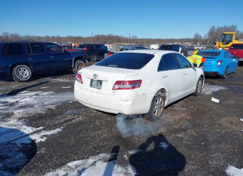 Photo 4 of 2011 Toyota Camry LE (VIN 4T4BF3EKXBR212680)