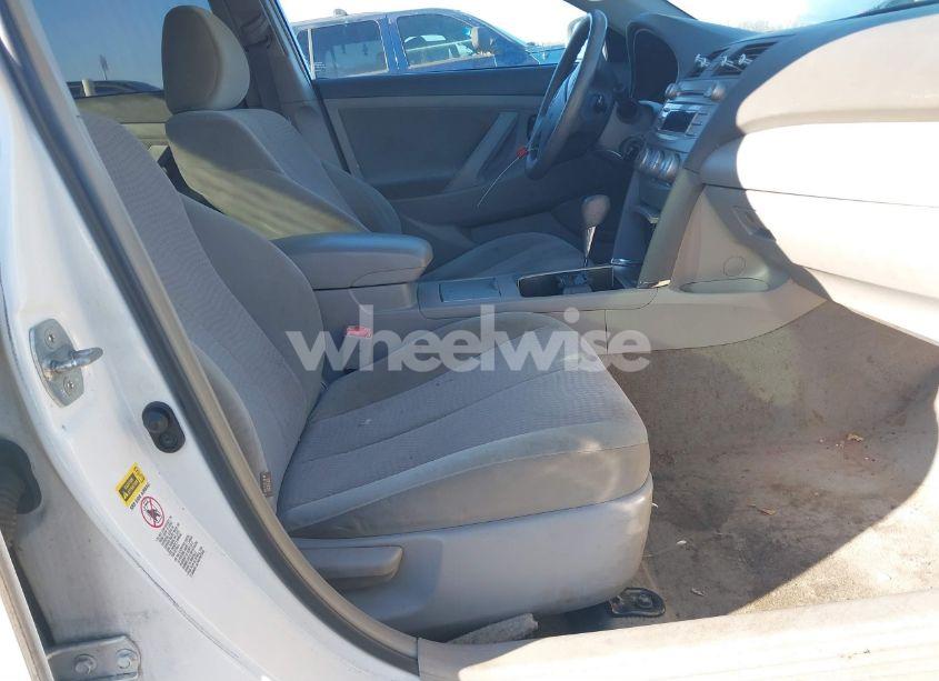 Photo 5 of 2011 Toyota Camry LE (VIN 4T4BF3EKXBR212680)