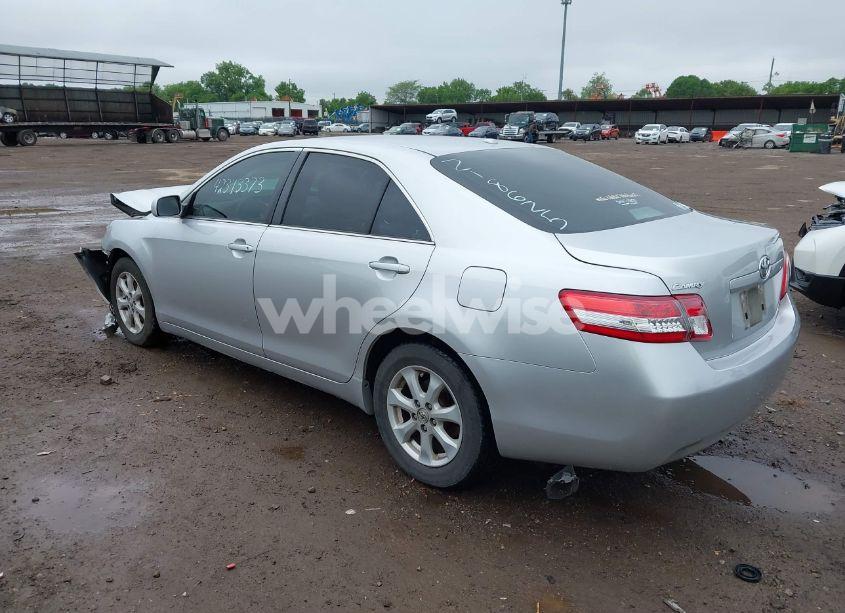 Photo 3 of 2011 Toyota Camry LE/SE/XLE (VIN 4T4BF3EKXBR218625)
