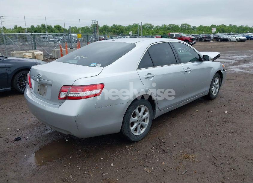 Photo 4 of 2011 Toyota Camry LE/SE/XLE (VIN 4T4BF3EKXBR218625)