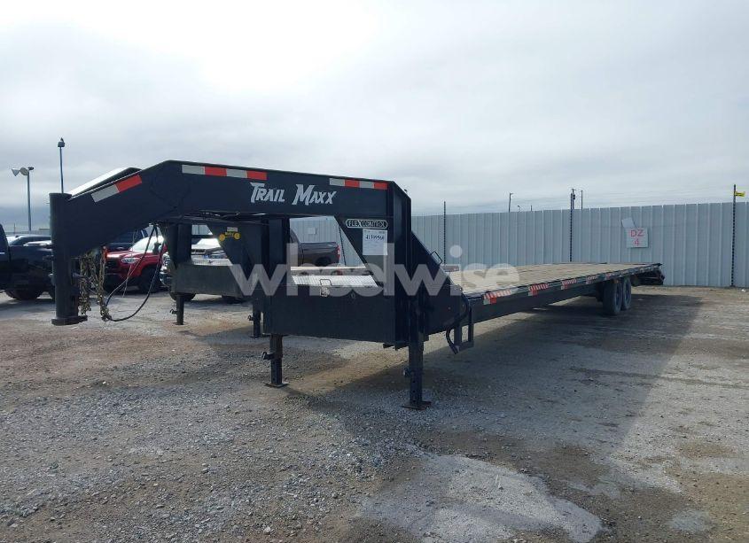 Photo 2 of 2022 Trailmaxx Other N/A (VIN 4T93H4022NM402335)