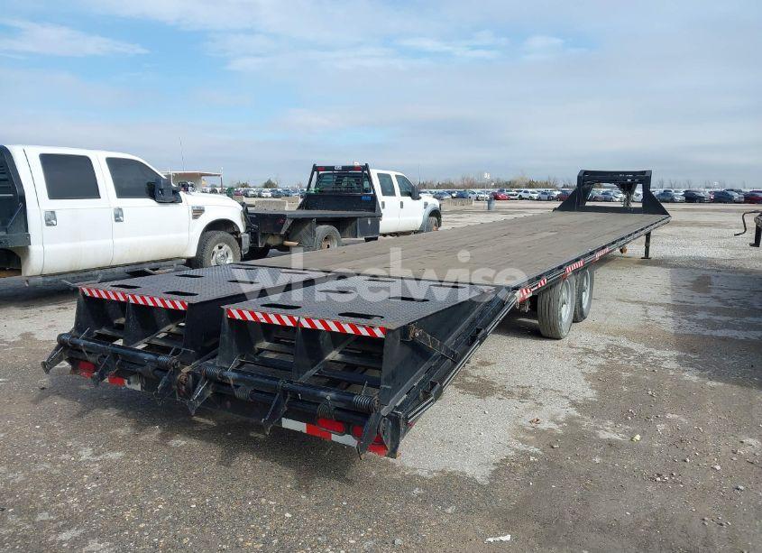 Photo 4 of 2022 Trailmaxx Other N/A (VIN 4T93H4022NM402335)