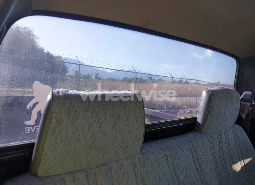Photo 8 of 1998 Toyota Tacoma (VIN 4TANL42N0WZ118112)