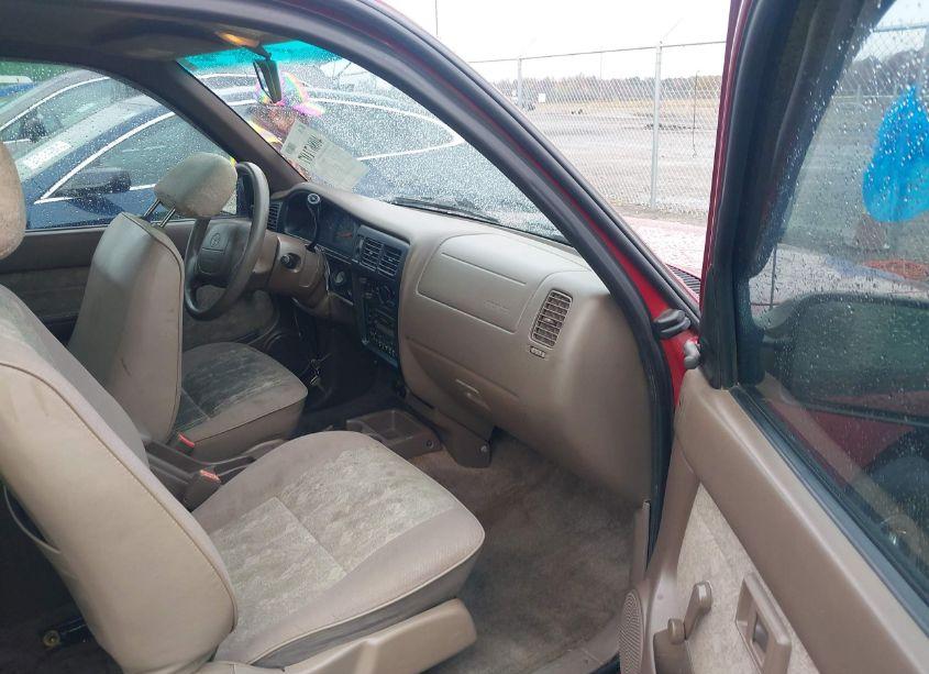 Photo 5 of 2000 Toyota Tacoma (VIN 4TANL42N0YZ670230)
