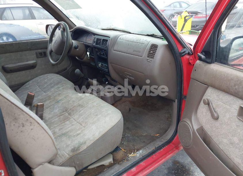 Photo 5 of 2000 Toyota Tacoma (VIN 4TANL42N1YZ660242)