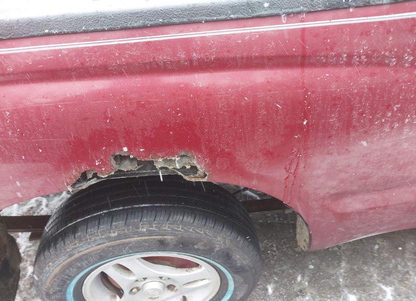 Photo 13 of 1998 Toyota Tacoma (VIN 4TANL42N4WZ093957)