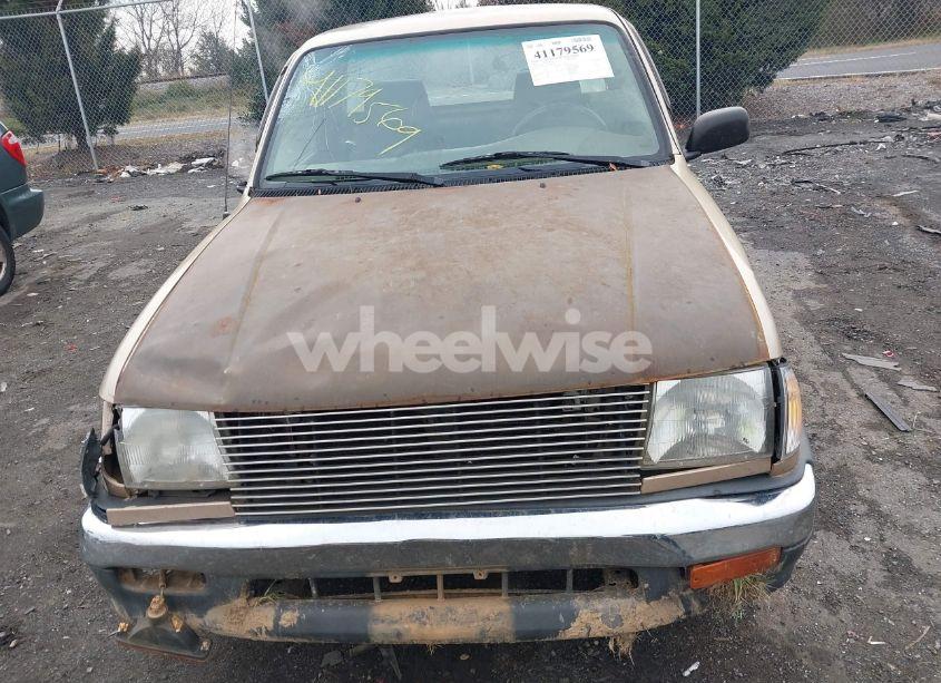 Photo 12 of 1999 Toyota Tacoma (VIN 4TANL42N4XZ400254)