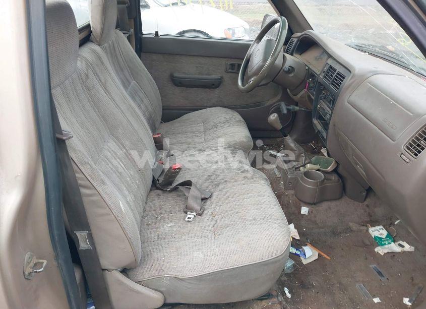 Photo 5 of 1999 Toyota Tacoma (VIN 4TANL42N4XZ400254)