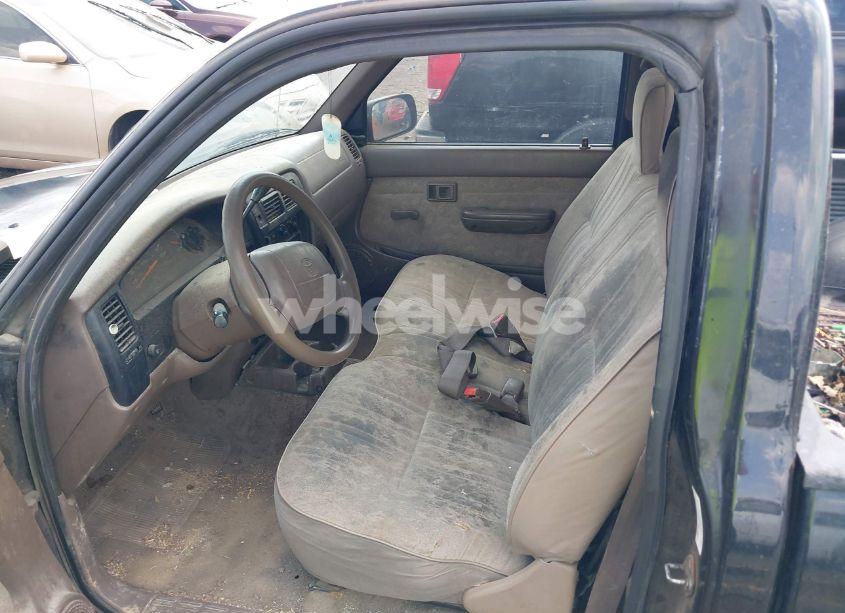 Photo 5 of 2000 Toyota Tacoma (VIN 4TANL42N4YZ622455)