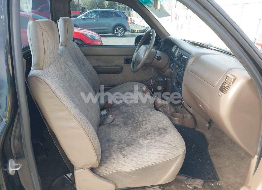 Photo 5 of 1998 Toyota Tacoma (VIN 4TANL42N6WZ067456)