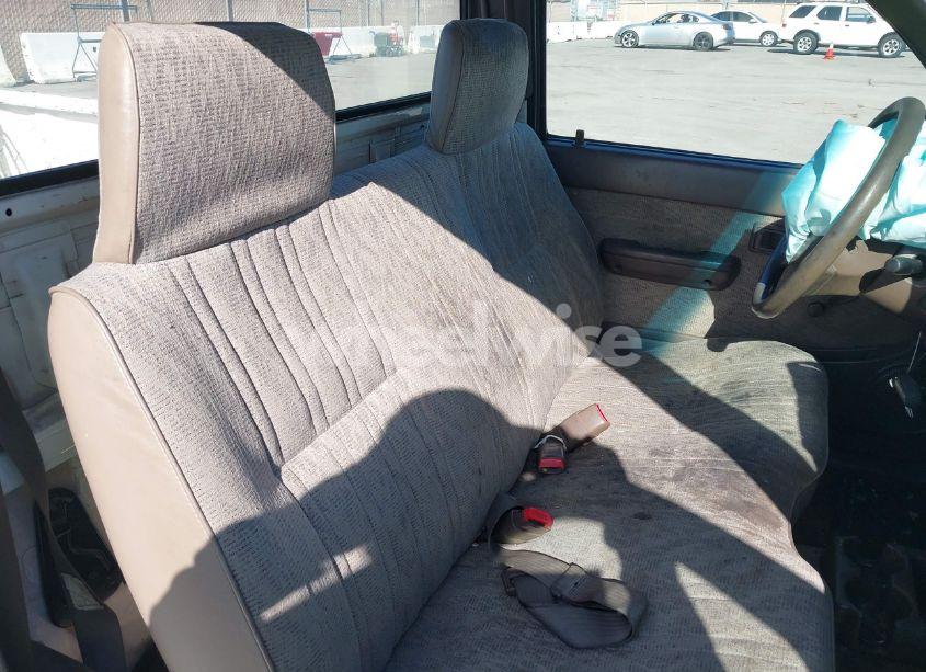 Photo 8 of 1999 Toyota Tacoma (VIN 4TANL42N6XZ516779)