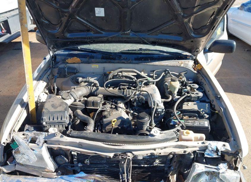 Photo 10 of 1998 Toyota Tacoma (VIN 4TANL42N9WZ048917)